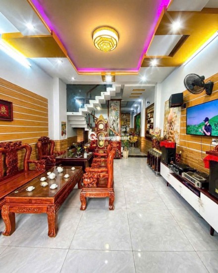 Bán nhà ở quận 12, diện tích 63m2, 4 tầng, gần đường Lê Thị Riêng, chỉ hơn 7 tỷ xíu